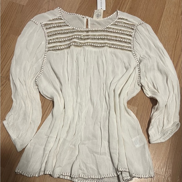 Cream Pleated 3/4 Sleeve Blouse with Bib Collar - Picture 4 of 6